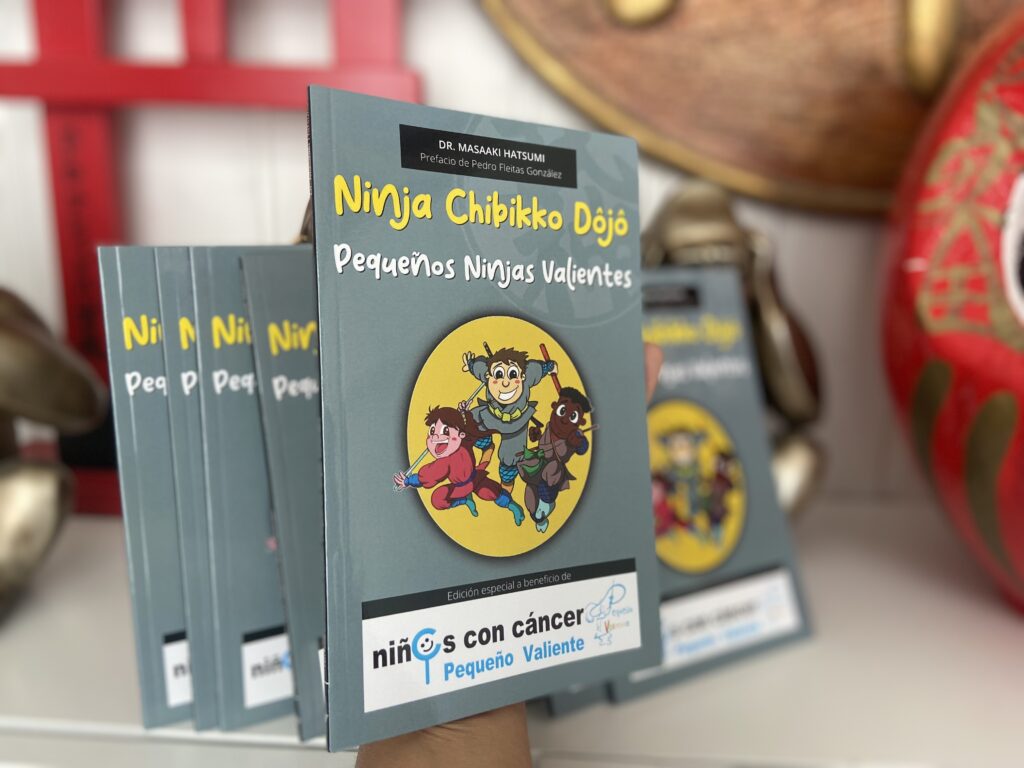 El Centro Multidisciplinar Pedro Fleitas González realiza una nueva contribuciôn social con la venta de una nueva edicion del Libro Ninja Chibikko, para ayudar y cooperar con la *ASOCIACIÓN NIÑOS CON CÁNCER PEQUEÑOS VALIENTES*.